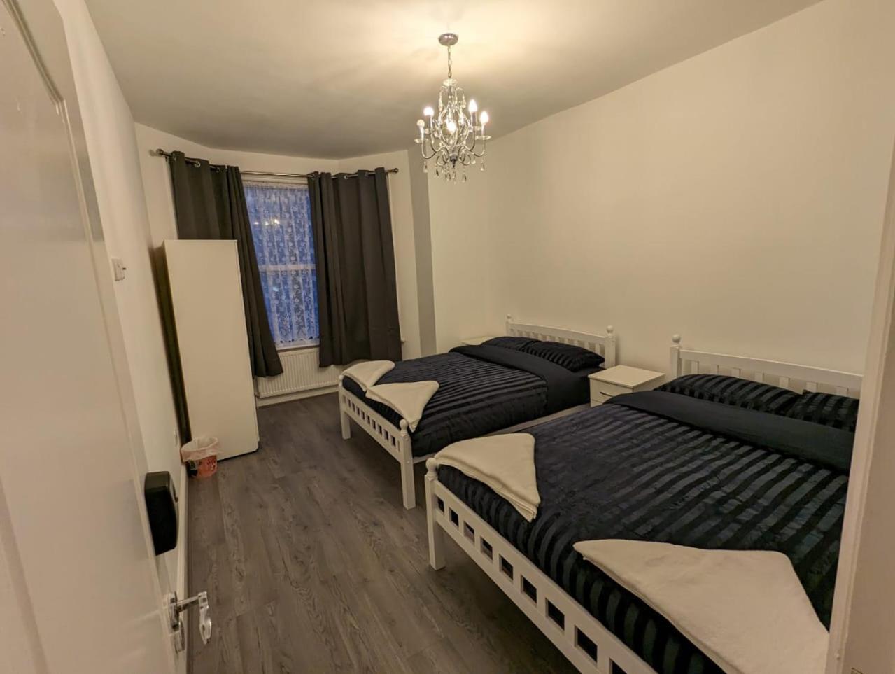Rayan's Stratford Gazde/Camere de închiriat *