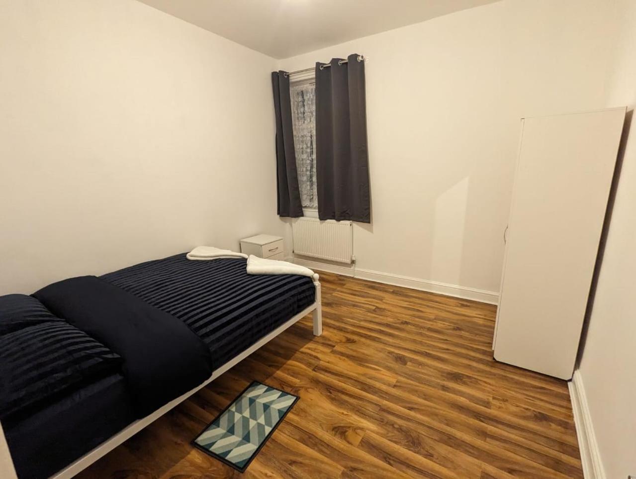Gazde/Camere de închiriat Rayan's Stratford *